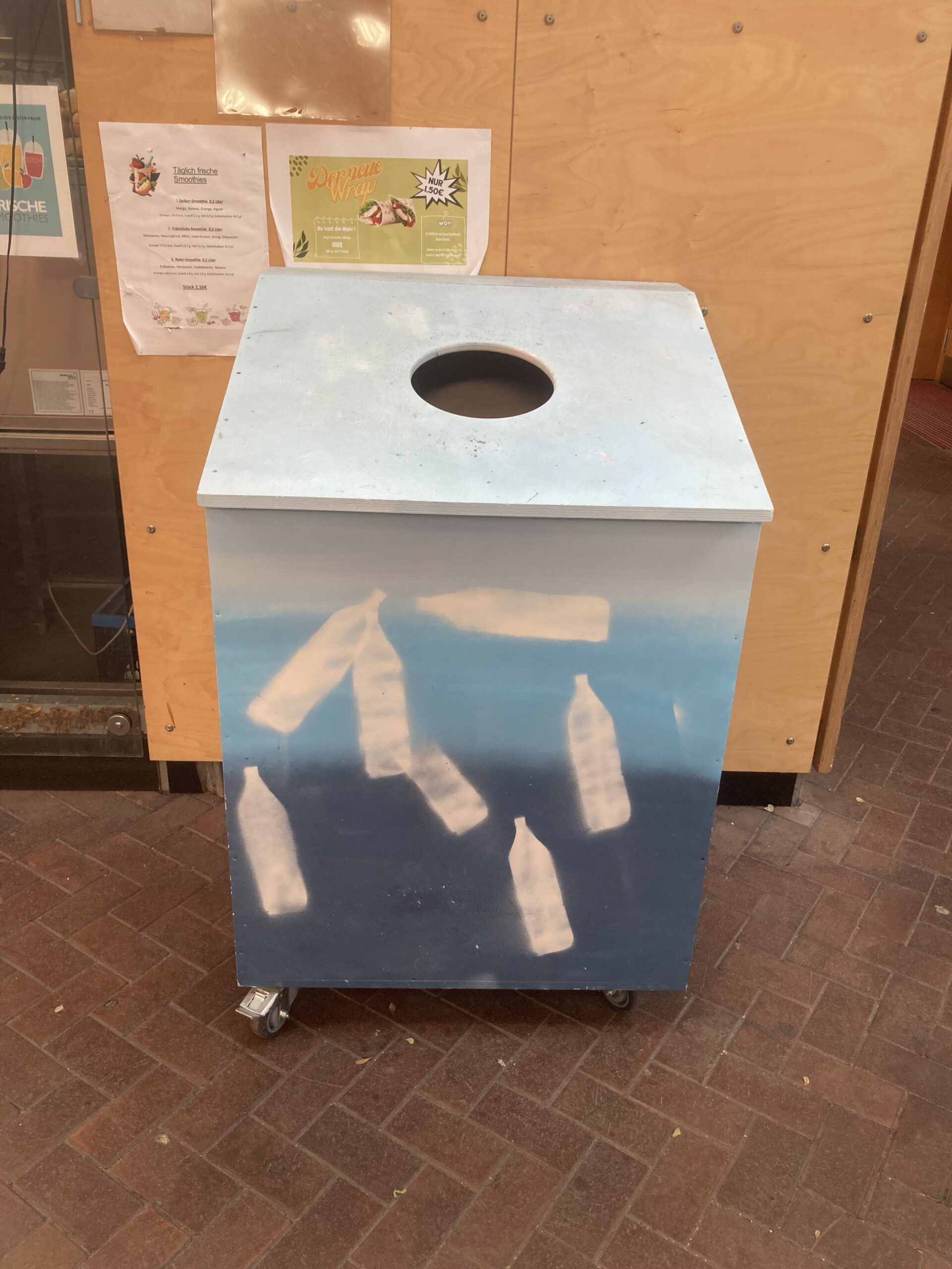 Sollte eine Bildungseinrichtung einen Plastikbrunnen aufstellen?